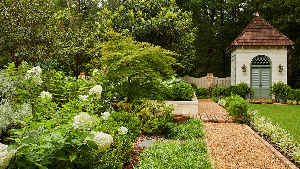 Design School: How to Create a Romantic Garden